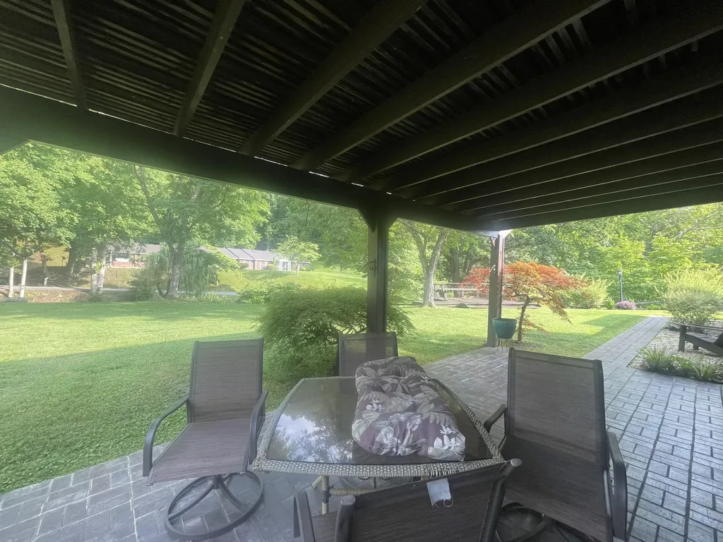 859 Woodland Hills Harlan KY 40831