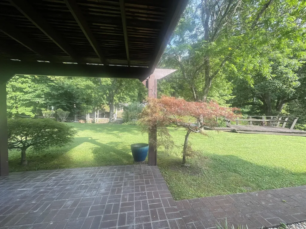 859 Woodland Hills Harlan KY 40831