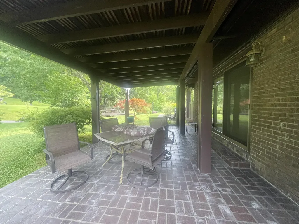 859 Woodland Hills Harlan KY 40831