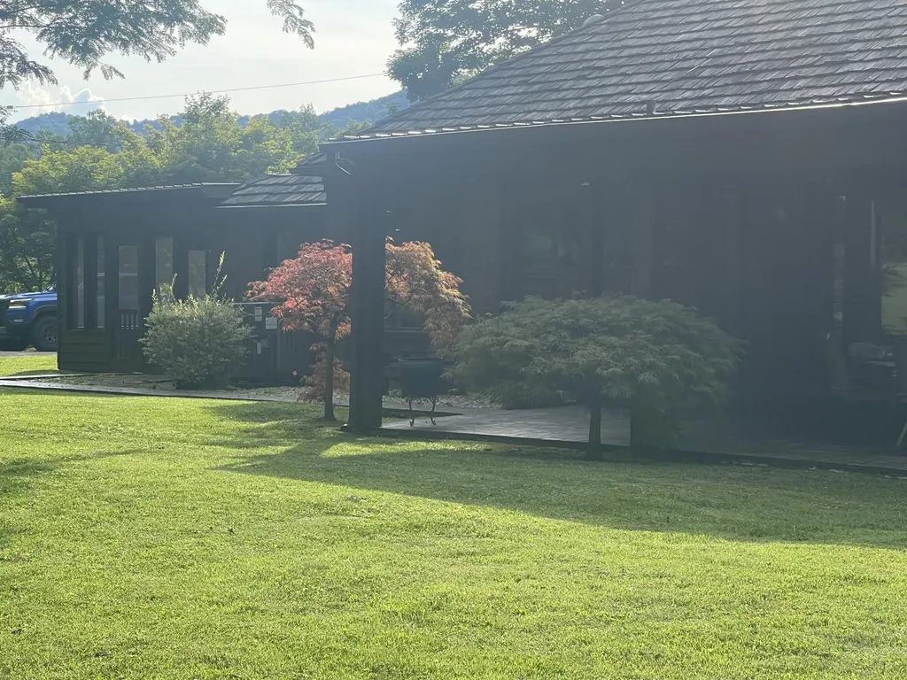 859 Woodland Hills Harlan KY 40831
