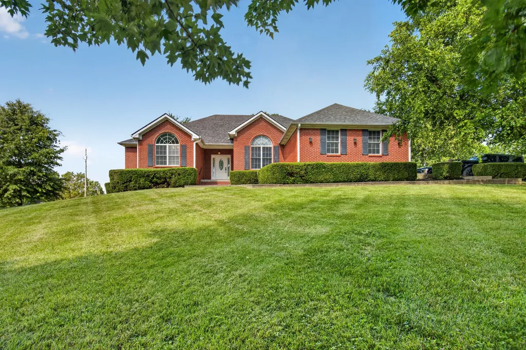 227 Rebecca Lane Stanford KY 40484