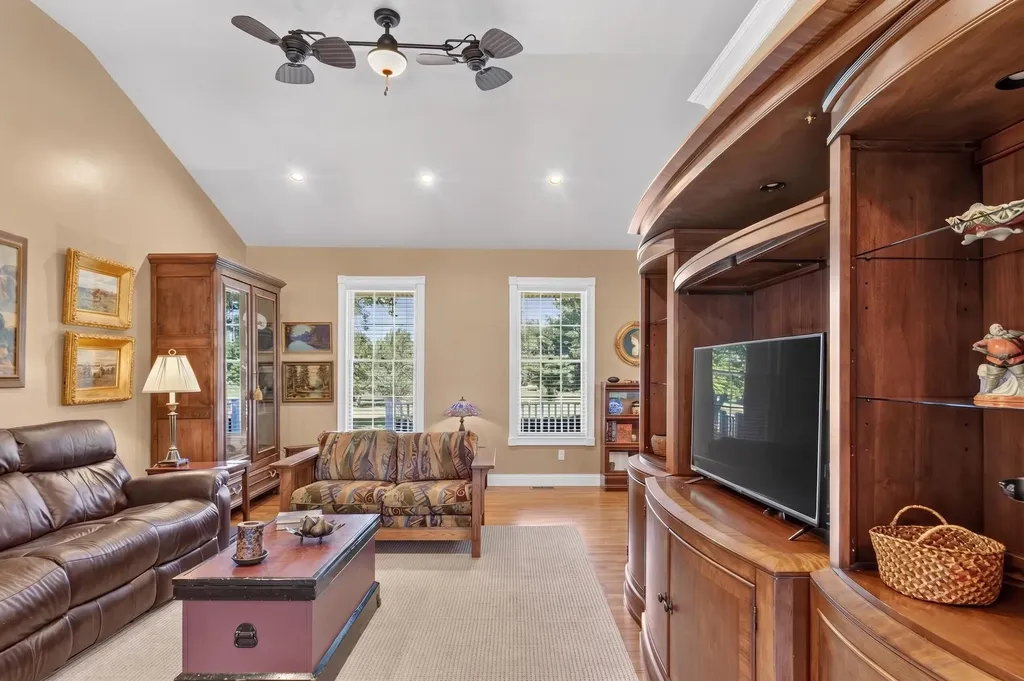 227 Rebecca Lane Stanford KY 40484
