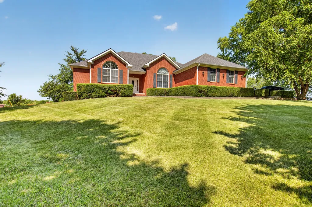 227 Rebecca Lane Stanford KY 40484