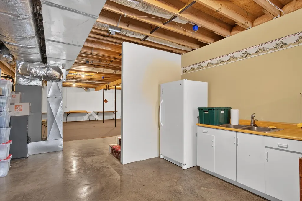 227 Rebecca Lane Stanford KY 40484