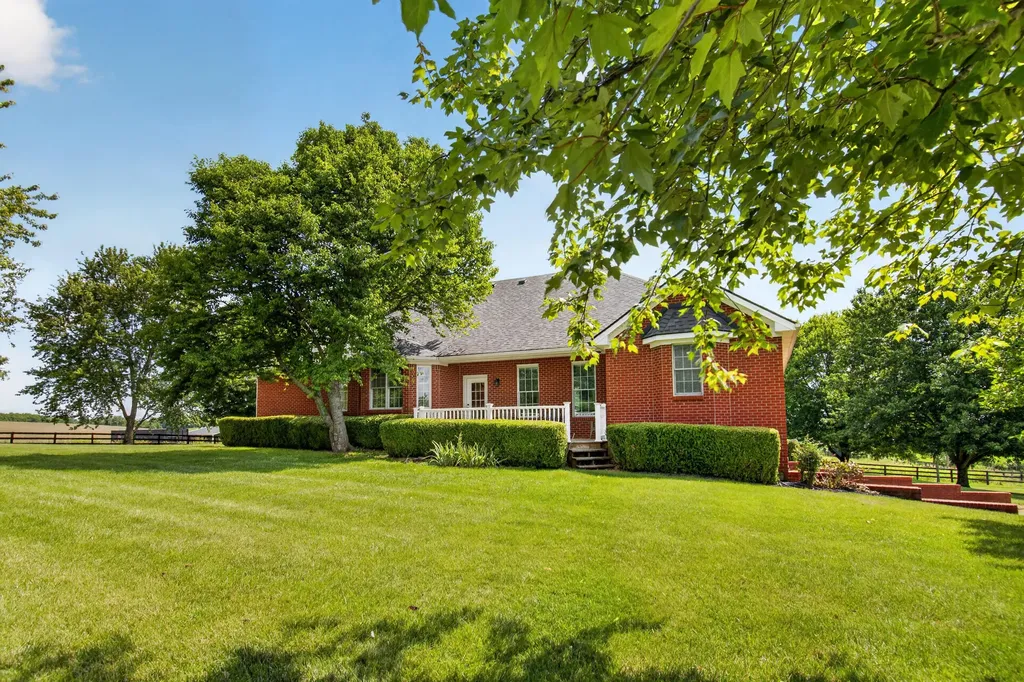 227 Rebecca Lane Stanford KY 40484