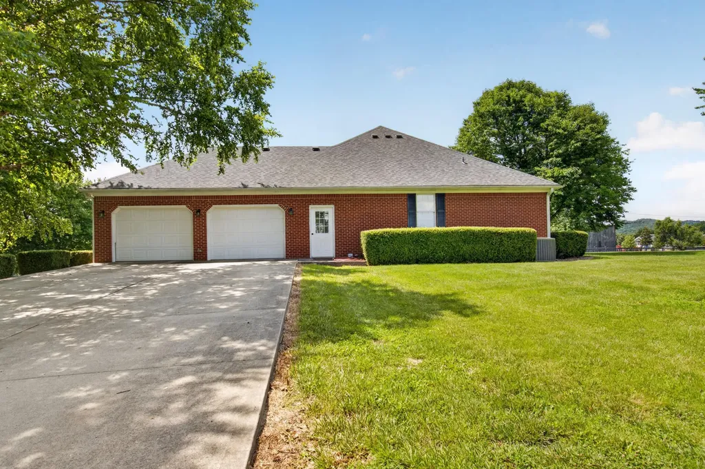 227 Rebecca Lane Stanford KY 40484