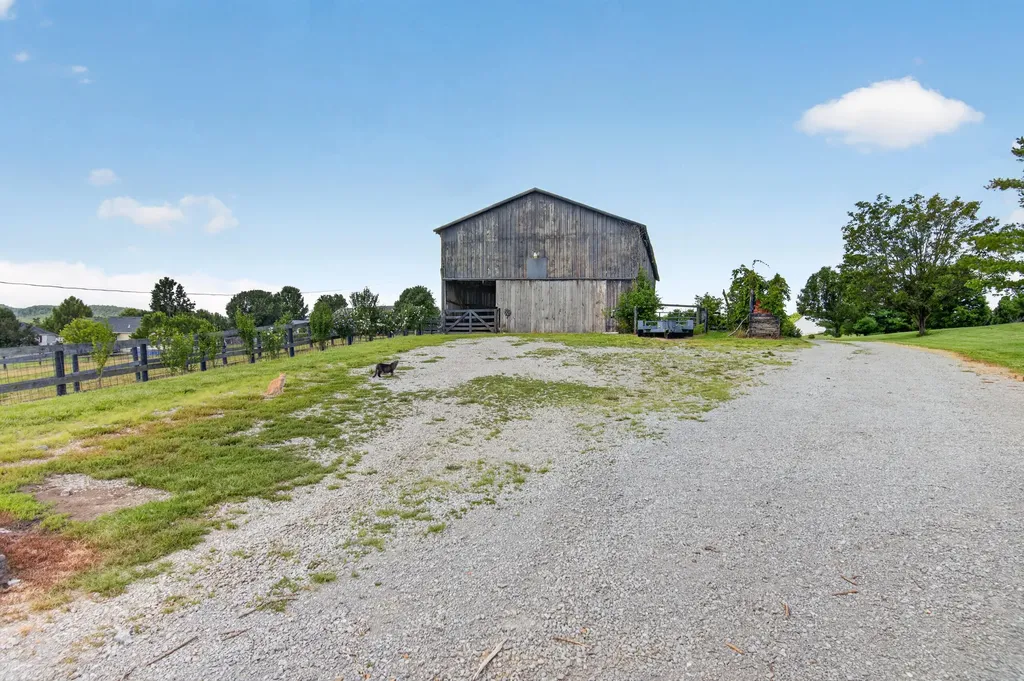 227 Rebecca Lane Stanford KY 40484