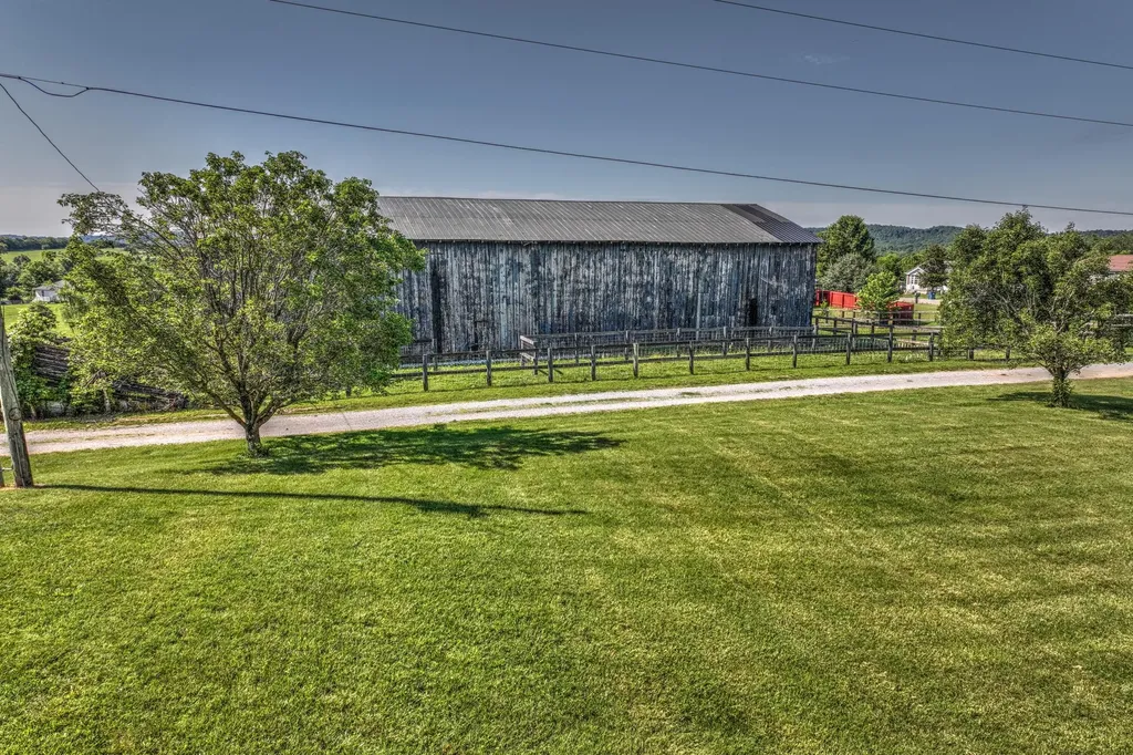 227 Rebecca Lane Stanford KY 40484