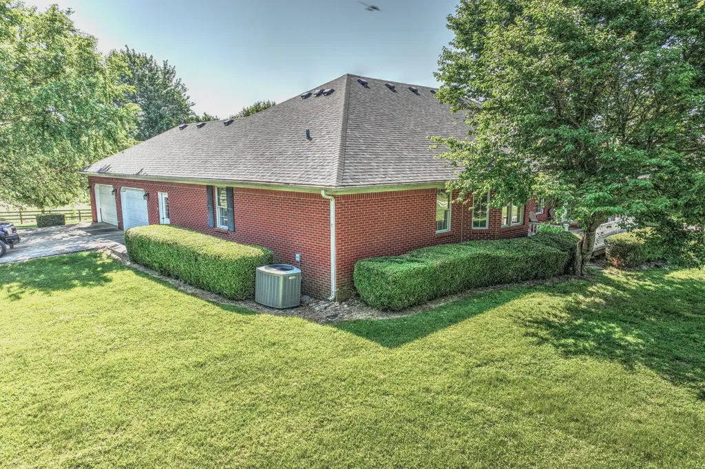 227 Rebecca Lane Stanford KY 40484