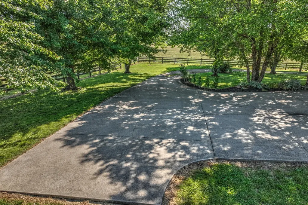 227 Rebecca Lane Stanford KY 40484