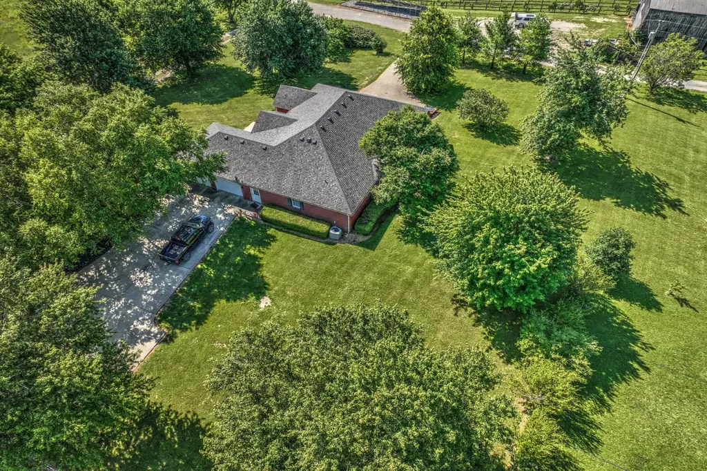 227 Rebecca Lane Stanford KY 40484