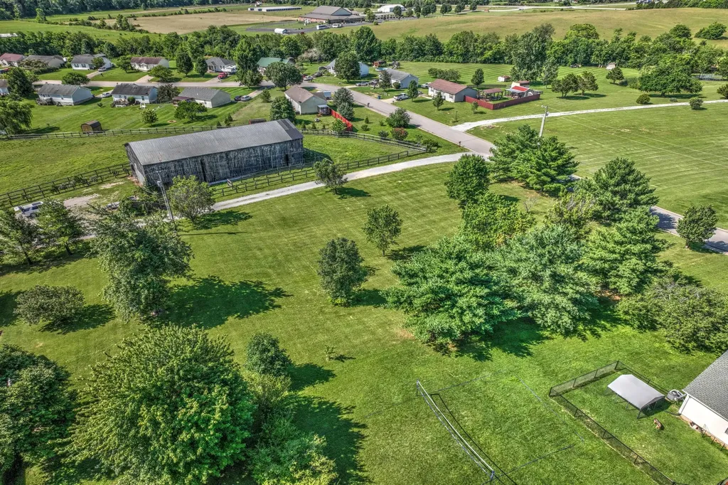 227 Rebecca Lane Stanford KY 40484
