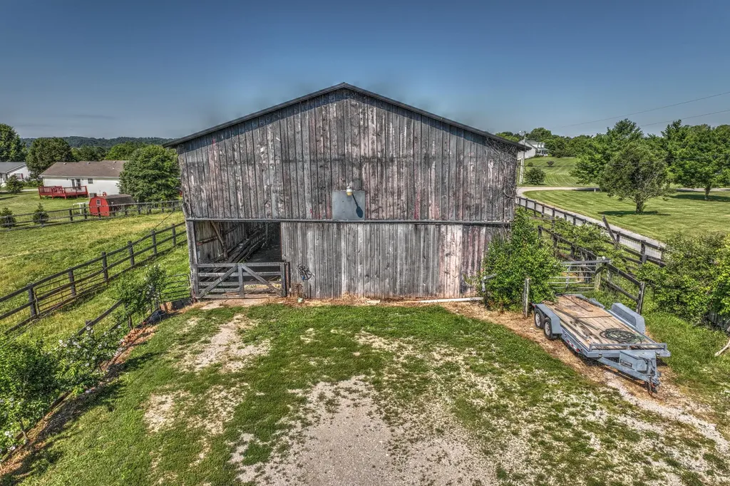 227 Rebecca Lane Stanford KY 40484