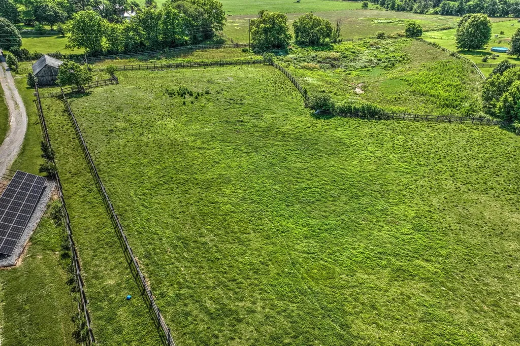 227 Rebecca Lane Stanford KY 40484