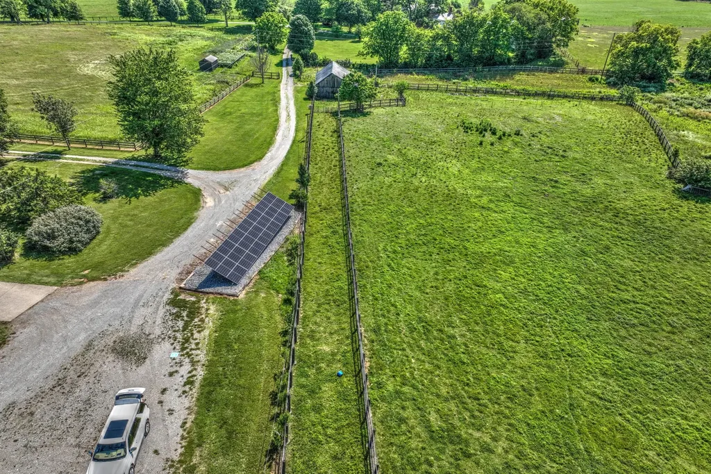 227 Rebecca Lane Stanford KY 40484