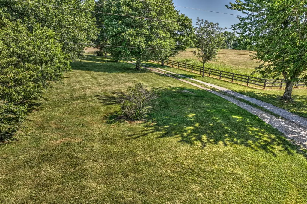 227 Rebecca Lane Stanford KY 40484