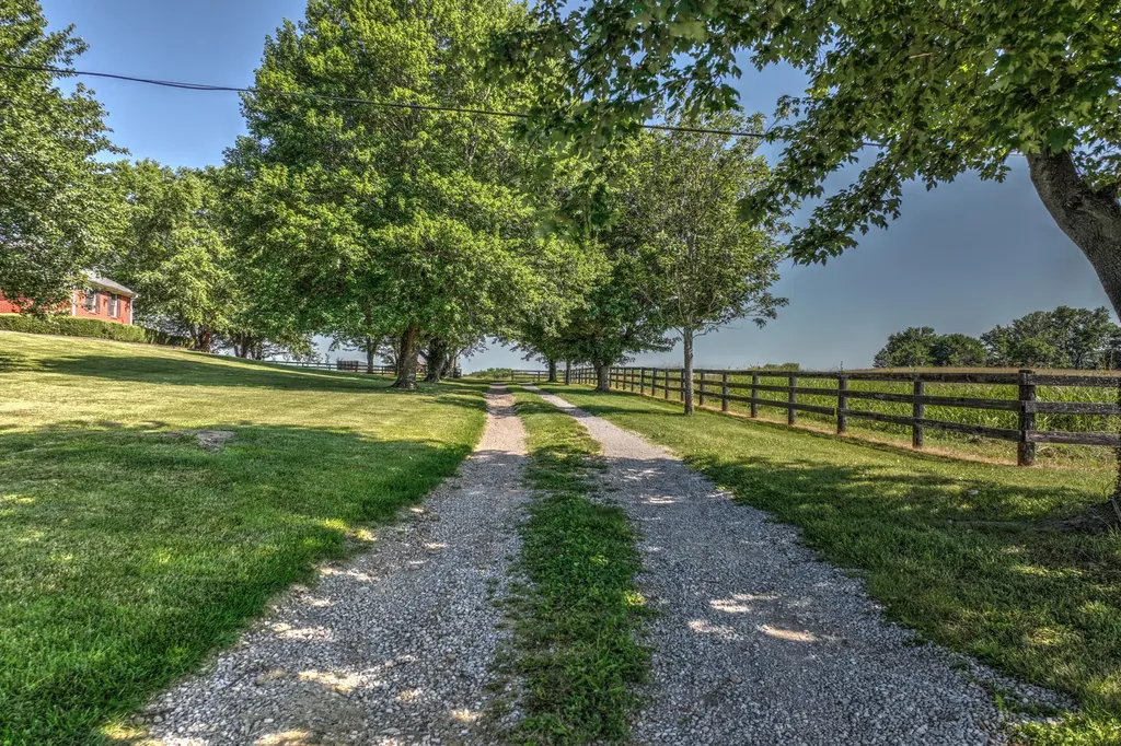 227 Rebecca Lane Stanford KY 40484