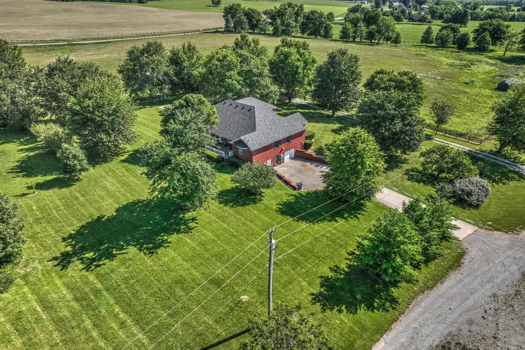 227 Rebecca Lane Stanford KY 40484