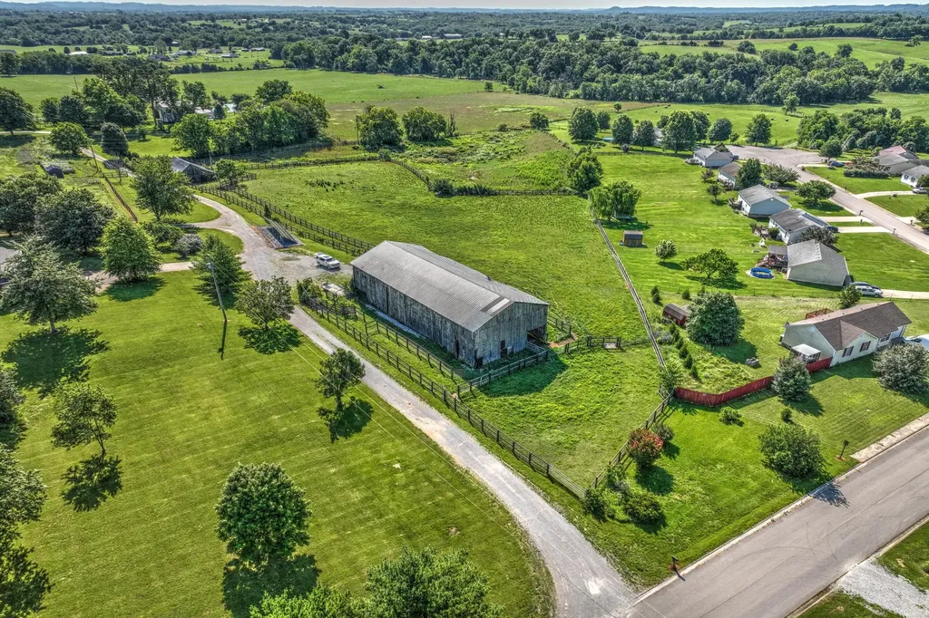 227 Rebecca Lane Stanford KY 40484