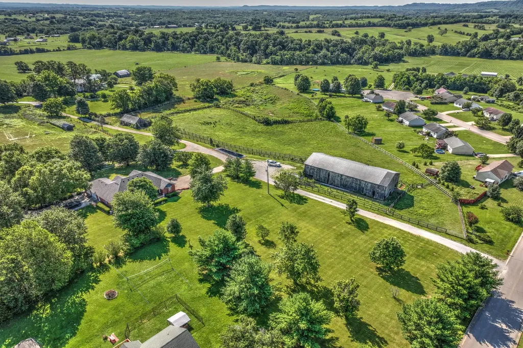 227 Rebecca Lane Stanford KY 40484