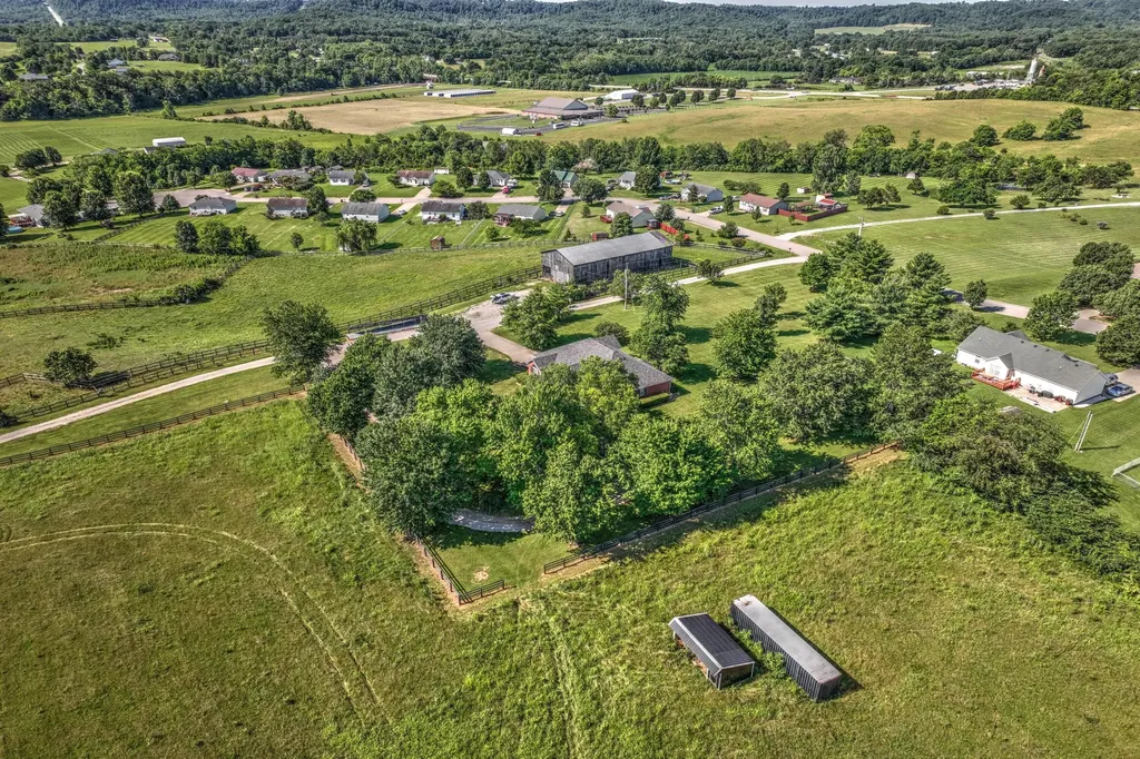 227 Rebecca Lane Stanford KY 40484