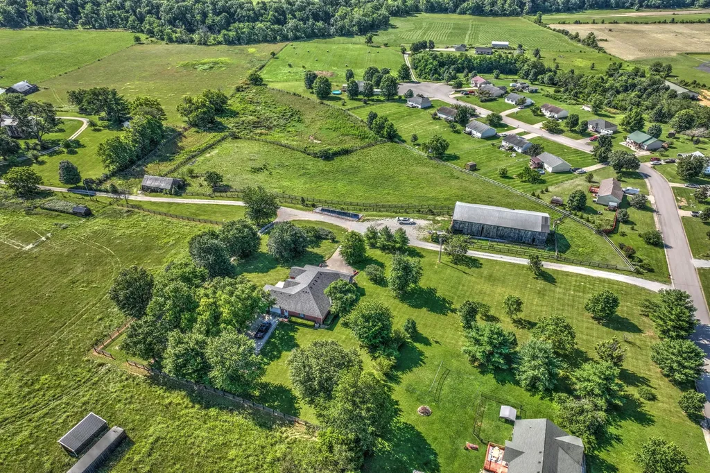 227 Rebecca Lane Stanford KY 40484