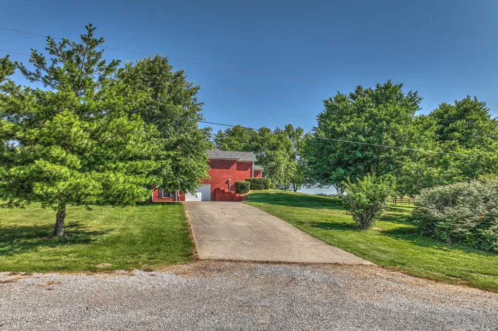 227 Rebecca Lane Stanford KY 40484