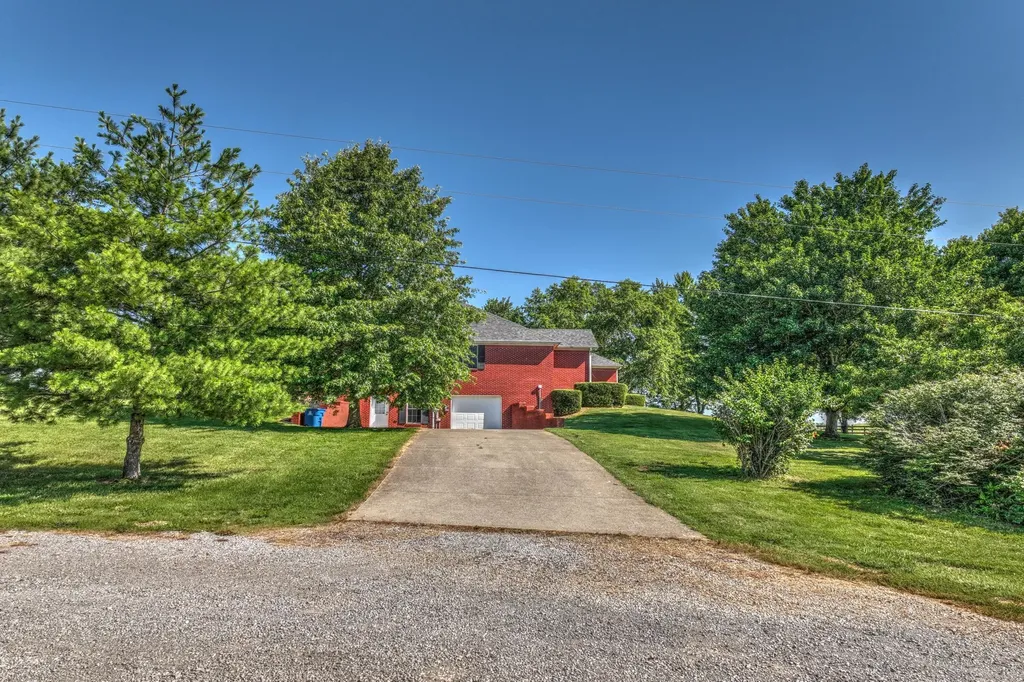227 Rebecca Lane Stanford KY 40484