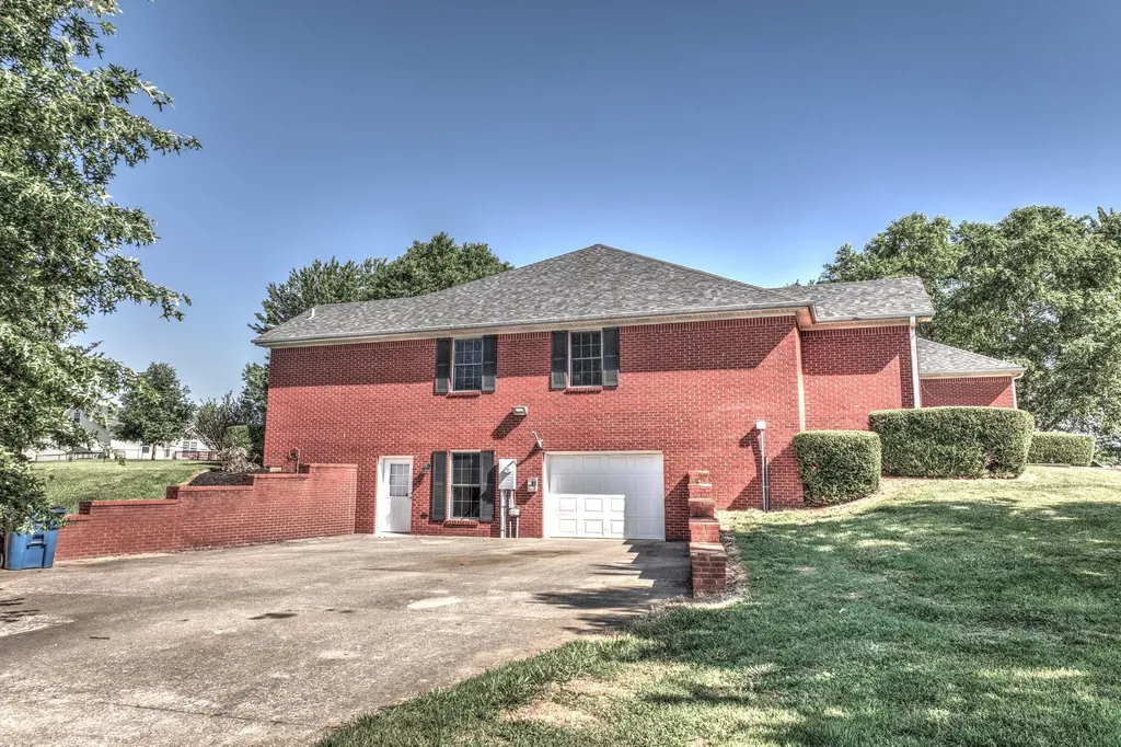 227 Rebecca Lane Stanford KY 40484