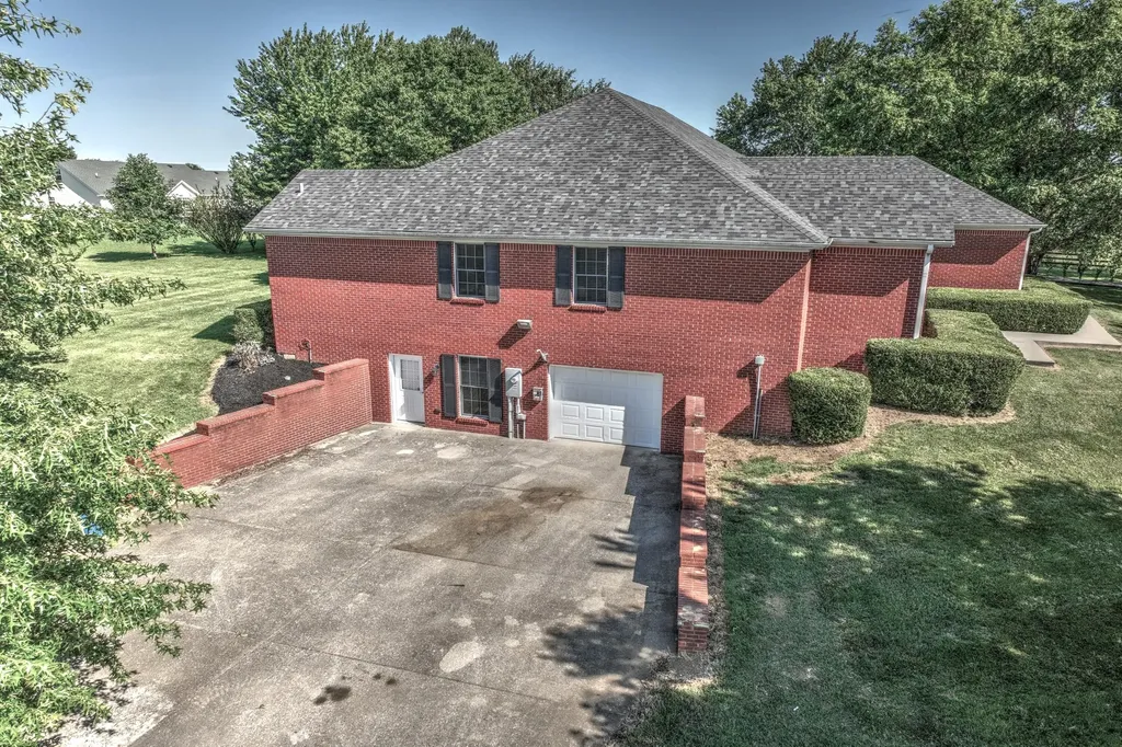 227 Rebecca Lane Stanford KY 40484