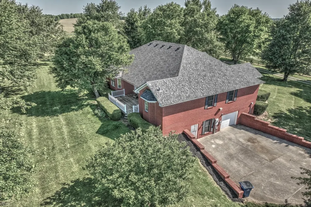 227 Rebecca Lane Stanford KY 40484