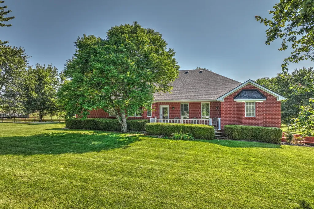 227 Rebecca Lane Stanford KY 40484