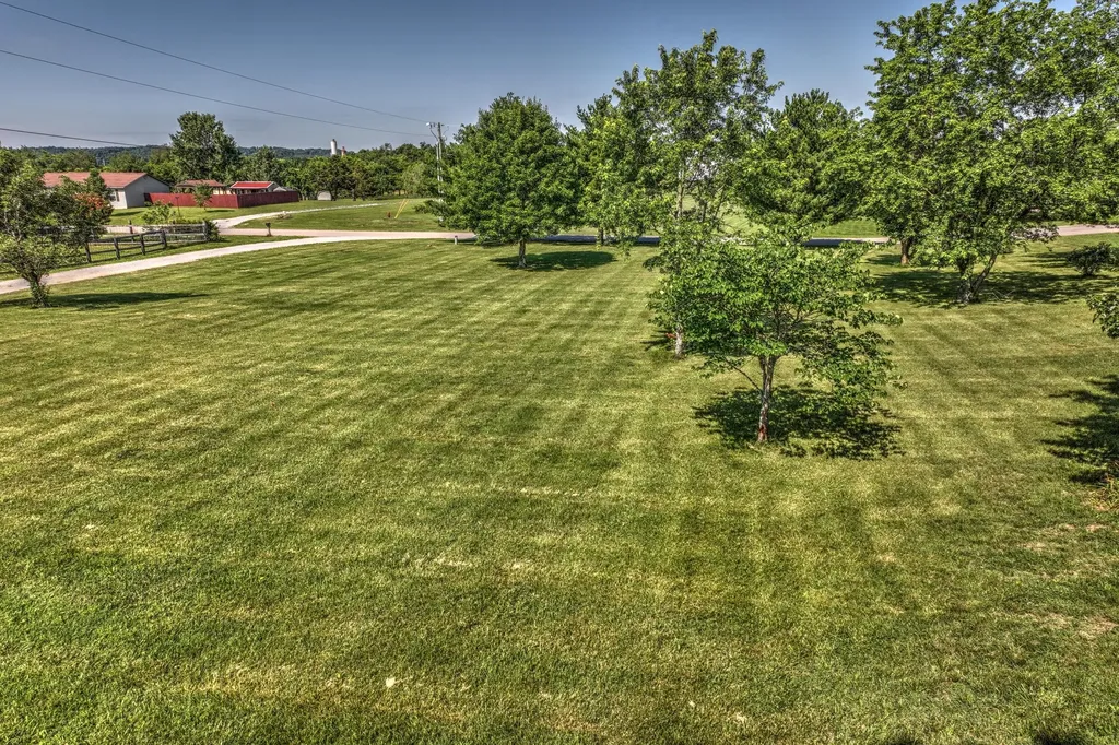 227 Rebecca Lane Stanford KY 40484