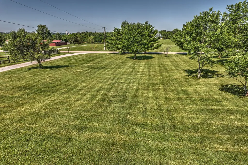 227 Rebecca Lane Stanford KY 40484