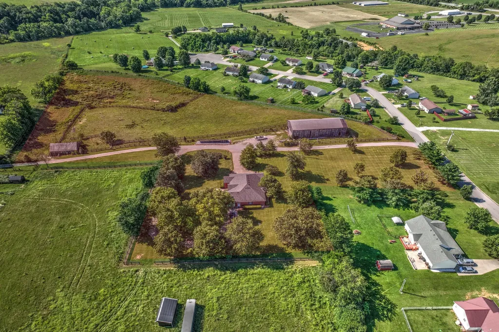 227 Rebecca Lane Stanford KY 40484