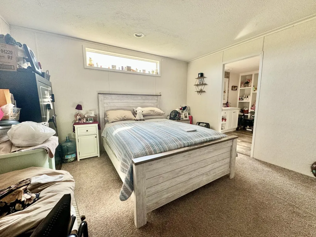 1747 Ky-10 Tollesboro KY 41189