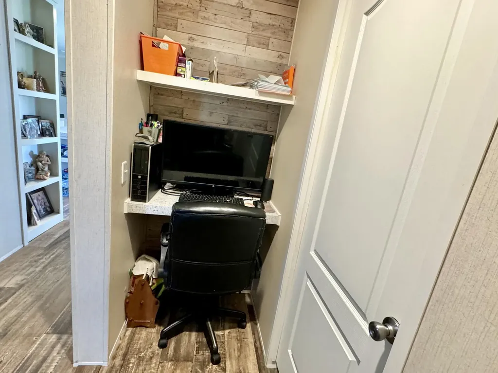 1747 Ky-10 Tollesboro KY 41189