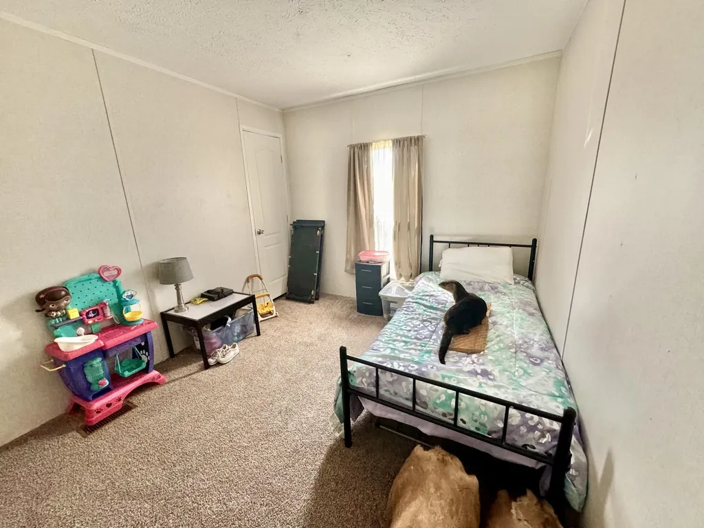 1747 Ky-10 Tollesboro KY 41189