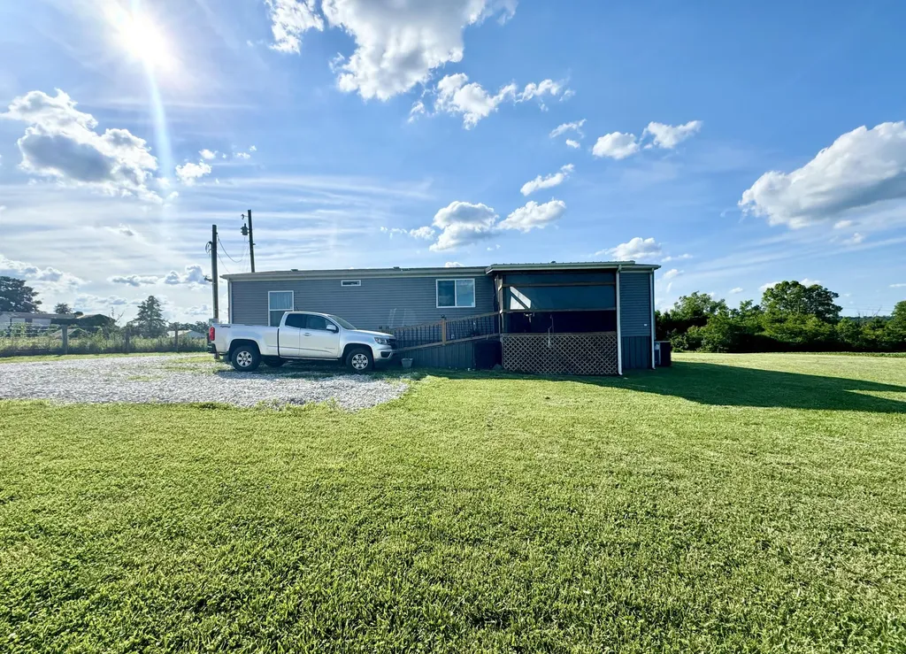 1747 Ky-10 Tollesboro KY 41189