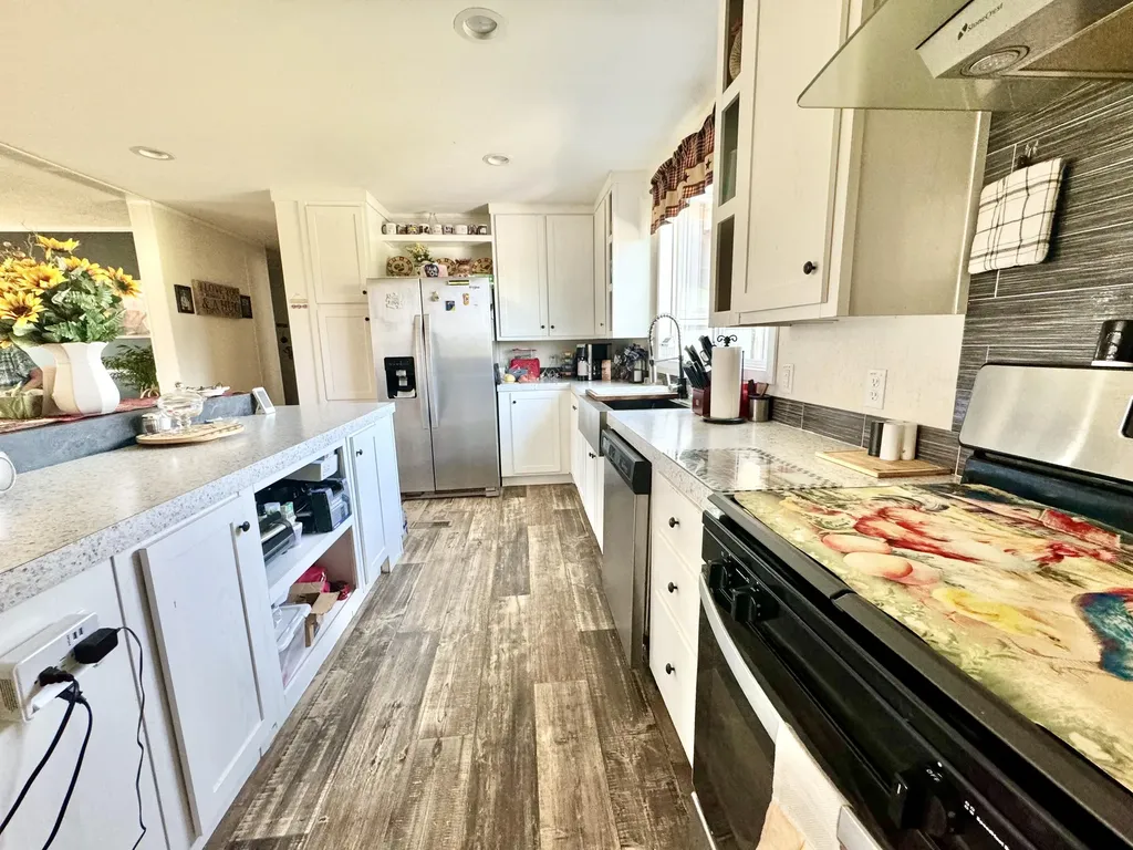1747 Ky-10 Tollesboro KY 41189
