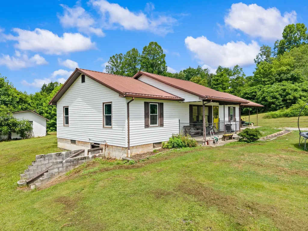 3492 Hawk Creek Road London KY 40741