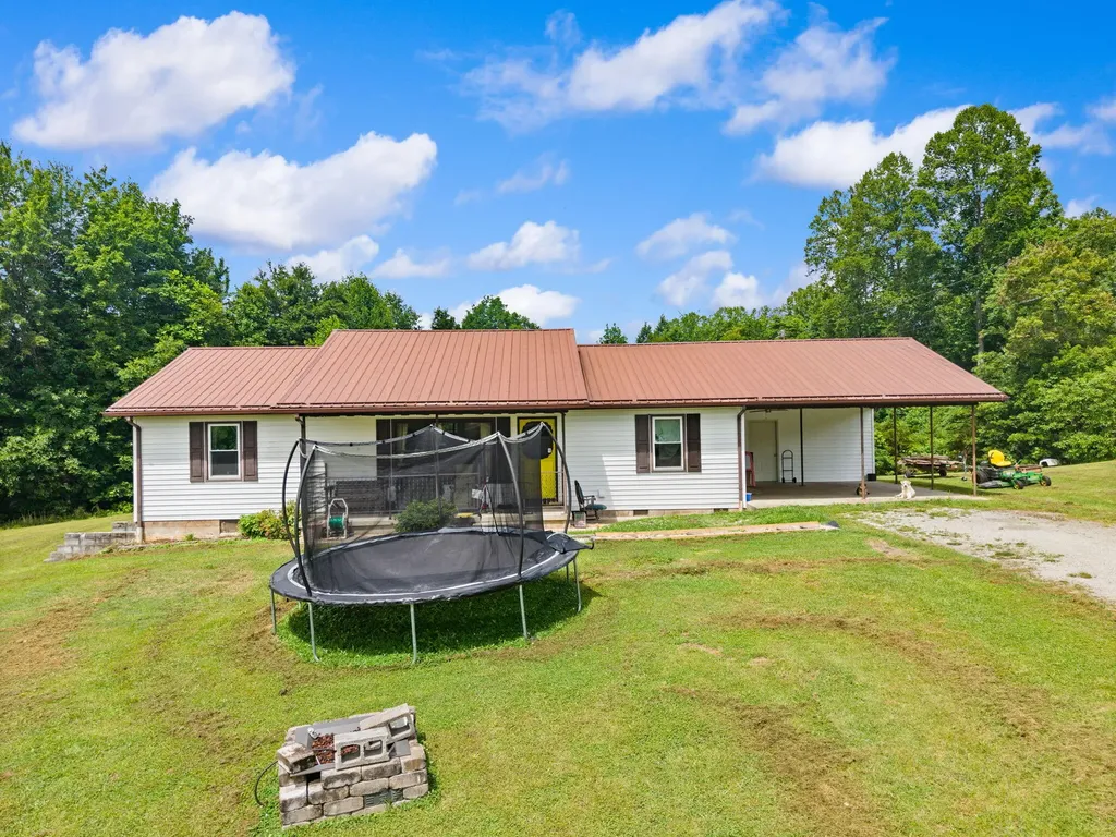 3492 Hawk Creek Road London KY 40741