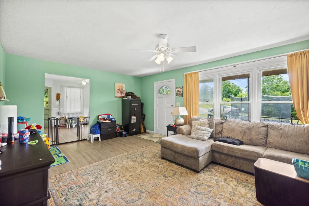 3492 Hawk Creek Road London KY 40741