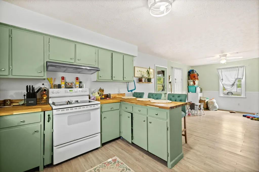 3492 Hawk Creek Road London KY 40741