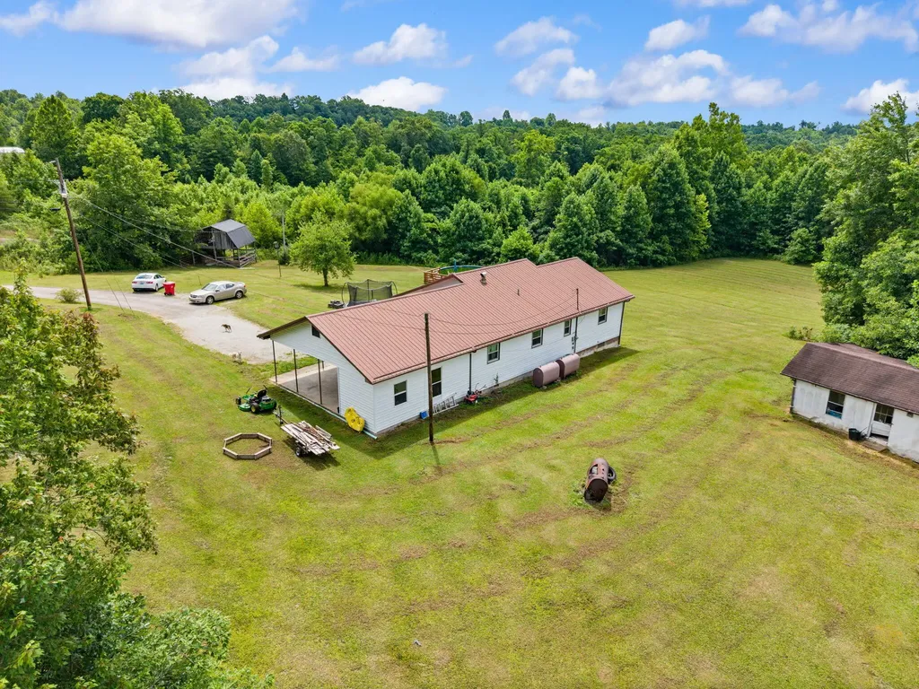 3492 Hawk Creek Road London KY 40741