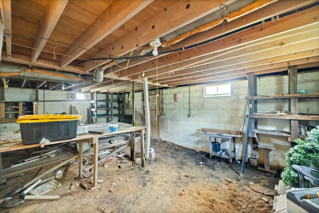 3492 Hawk Creek Road London KY 40741