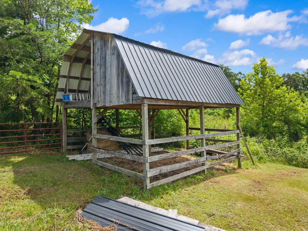 3492 Hawk Creek Road London KY 40741