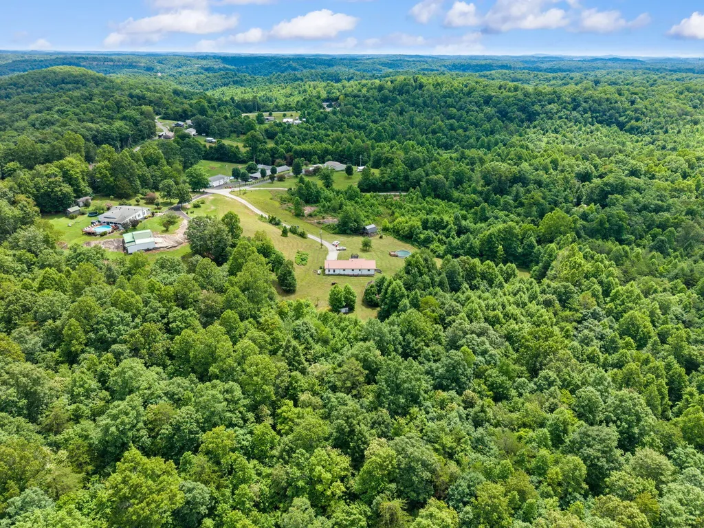 3492 Hawk Creek Road London KY 40741
