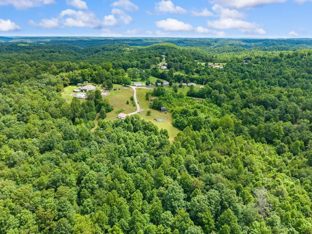 3492 Hawk Creek Road London KY 40741