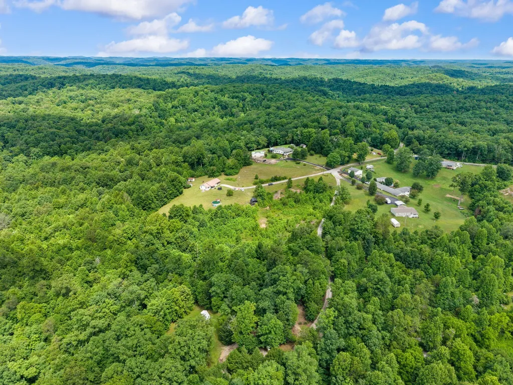 3492 Hawk Creek Road London KY 40741